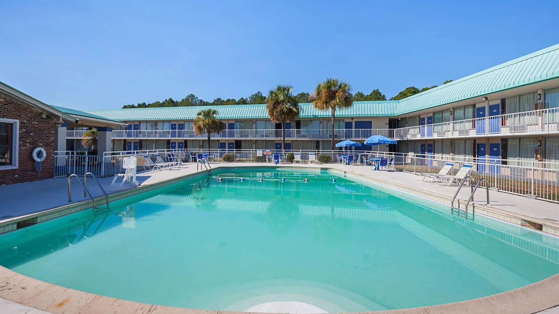 4 Smart Couple Hotels Near Academic Assistance Ctr Worth Booking